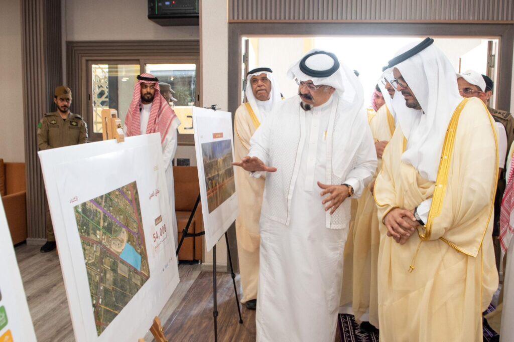نائب أمير مكة المكرمة يزور مشروع مخيمات عرفات المطورة بشركة "إثراء الخير"