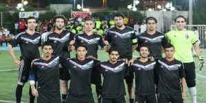 لاعب كرة قدم محترف من مواليد المملكة العربية السعودية