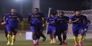 الأمير فيصل بن تركي يلتقي بلاعبي النصر ويؤكد // لمجد النصر بقية بحول الله