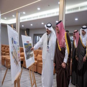 وزير الداخلية يزور مشروع مخيمات عرفات المطورة لشركة "إثراء الخير"