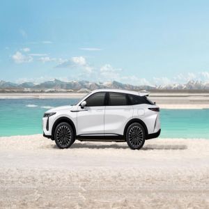 السيارة RX PHEV تذهل الجميع في ظهورها الأول حيث يعد دخول نموذج EXEED 2.0 المنتظر بداية عهد جديد في التنقل الأخضر