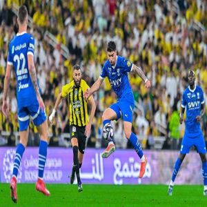 الاتحاد يكبد الهلال بالأربعة  …. وينفرد بالصدارة