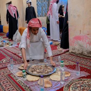 الإفطار الرمضاني بالبيوت التراثية بالباحة.. تجربة تمزج بين التقاليد الحية والنكهات الأصيلة