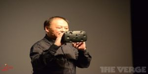 MWC 2015: اتش تي سي تكشف عن جهاز الواقع الافتراضي HTC Vive